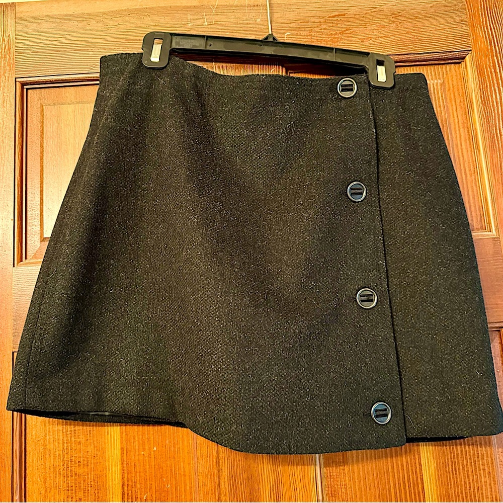 PRANA Mini-Skirt Black Wool Blend Size 8 Excellent Pre-Owned Condition